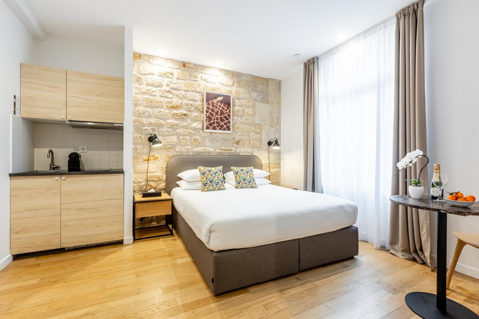 Studio Apartment Double Bed Ground Floor,1765914935:JPEG